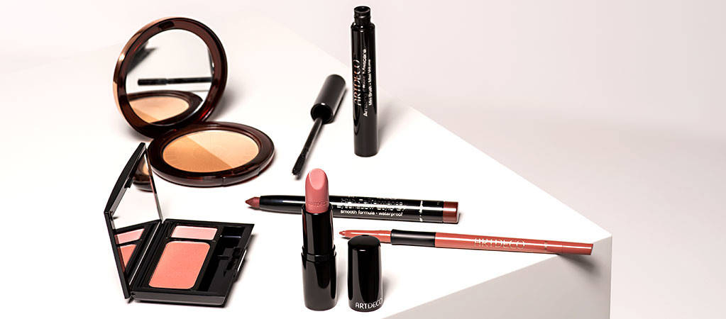 Alle verwendeten Produkte des Schminktipps "Monochrome Make-up"
