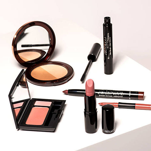 Alle verwendeten Produkte des Schminktipps "Monochrome Make-up"