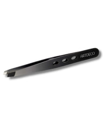 Produktbild der Perfect Brows Tweezers mit leichten Schatten auf weißem Hintergrund.
