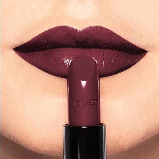 Anwendungsbild Perfect Color Lipstick Blackberry Sorbet