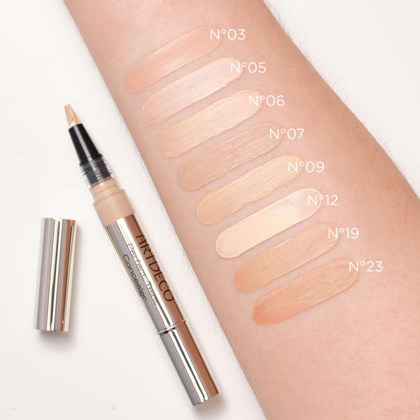 Alle Farben des Artdeco Perfect Teint Concealer aufgetragen auf einem Arm.