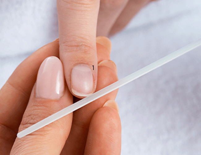 Bereite Deine Nägel optimal mit einer Nagelfeile vor